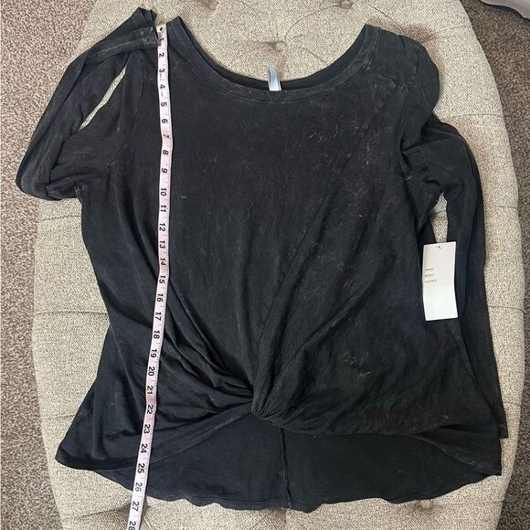 Mineral Wash Front Knot‎ Tee - Picture 8 of 13